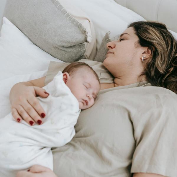 C-shape nursing pillow